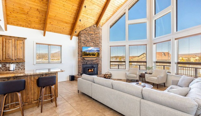 Mountain Star Retreat w/Hot Tub and EV Charging
