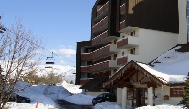 Mountain stay in a 4 * residence with swimming pool and sauna