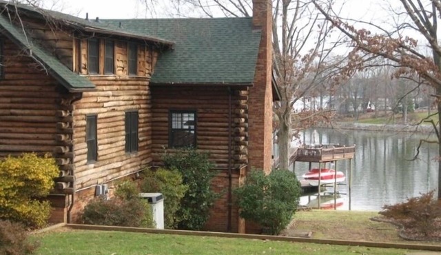 Mountain Style Log Home Main Channel/Patio/Fire Pit/Lake Equipment Rental/Dock