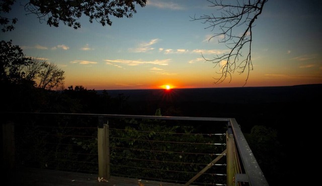 Mountain & Sunset Views | Walk to Downtown Mentone