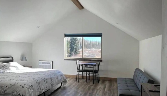 Mountain Time! Private Suite 1/4 mi to Purgatory. Perfect base camp.