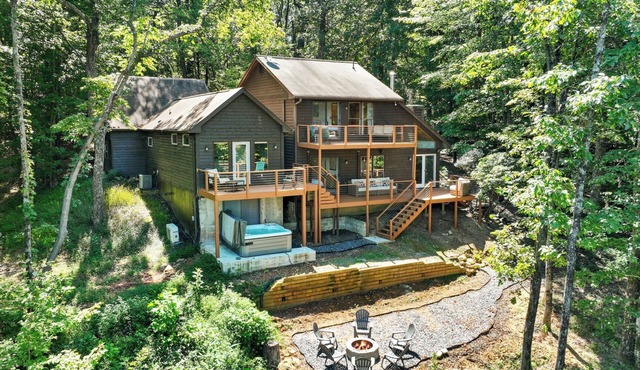 Mountain-Top Adventure meets Picturesque Retreat