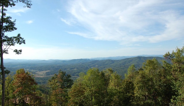 Mountain Top Cabin 5 minutes from the John C. Campbell Folk School