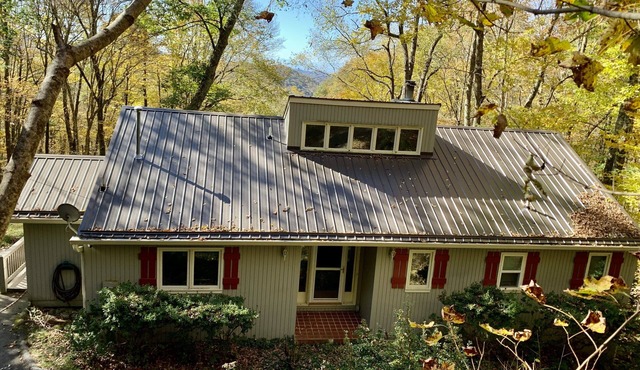 Mountain Top Cabin in Wolf Laurel, just North of Asheville