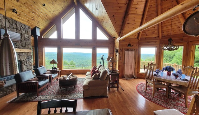 Mountain top cabin with outstanding views.