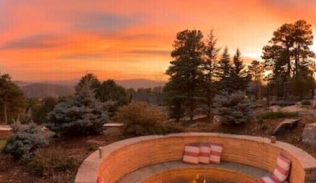 Mountain Top Luxury Home, Views, Red Rocks, Groups, Span