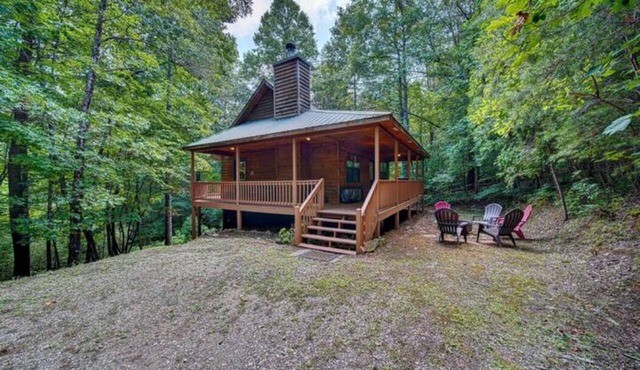 Mountain Top Retreat - Secluded Mountain Cabin close to North Carolina!