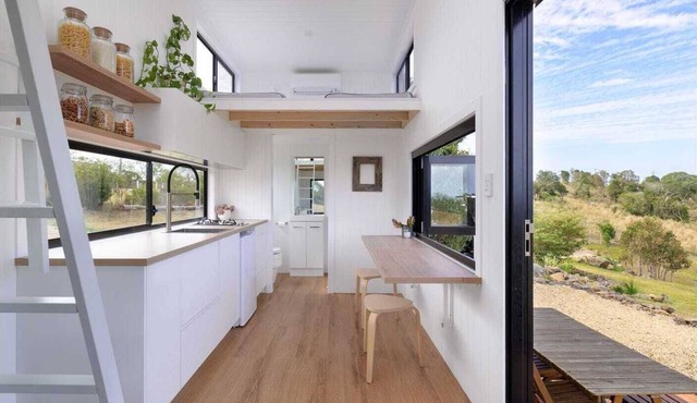 Mountain top tiny home - Hideaway in the country.