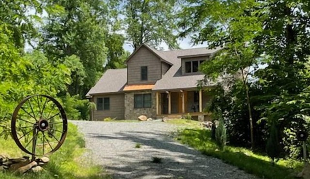 Mountain Top Vista | 2 Bed, 1 Bath