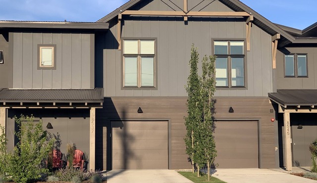 Mountain Town Getaway in Teton Valley