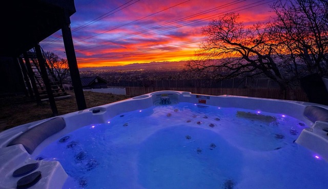 Mountain & Valley Views - Private Hot Tub/Deck - Ski- Luxury 3BD/3BA