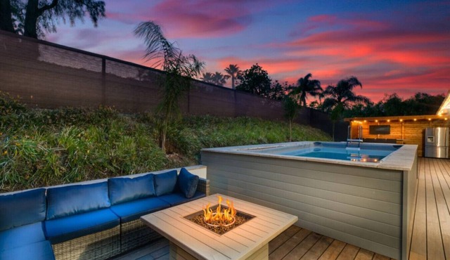 Mountain View 10BR Sleeps 31 Pool Spa Games