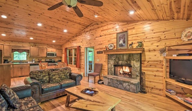 Mountain View 2/2 Cabin! Near Helen!