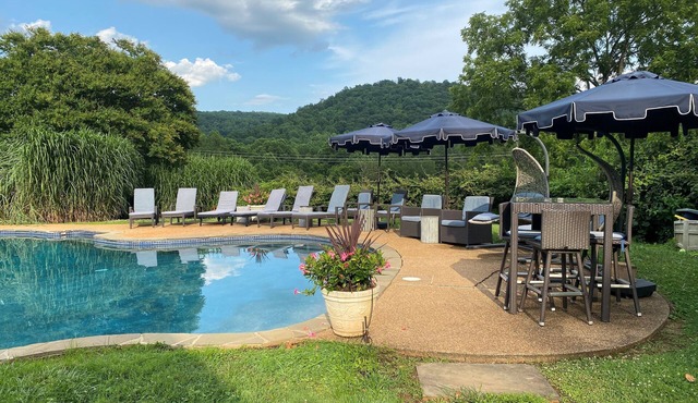 Mountain View 65 Acre Private Retreat Pool Hot tub Wineries Charlottesville