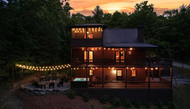 Mountain View Cabin - Hot Tub-Fire Pit-Pool Table