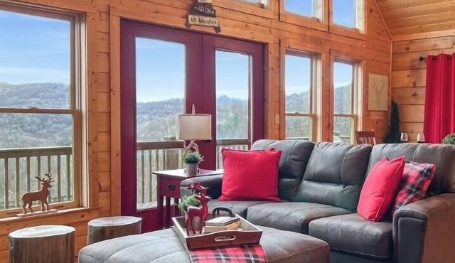 Mountain View Cabin with Hot Tub, Game Room, Epic Views, Close to Asheville