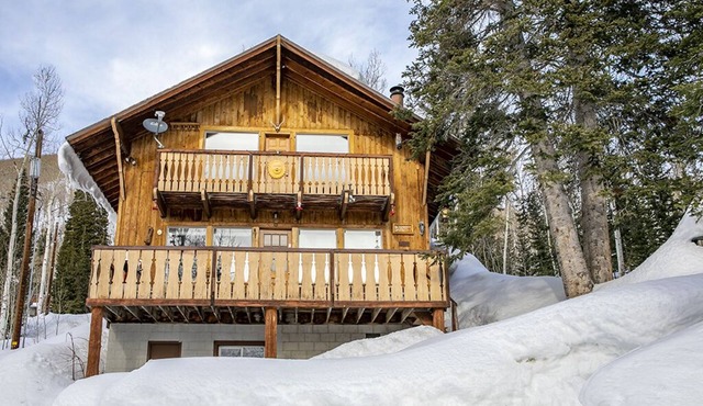 Mountain View Chalet by Cottonwood Lodging