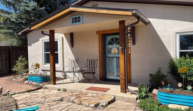 Mountain View Cottage in Historic Palmer Lake