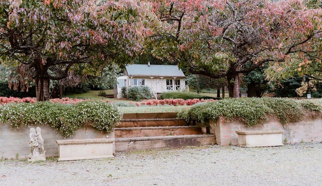 Mountain View Cottage - with spa and fireplace