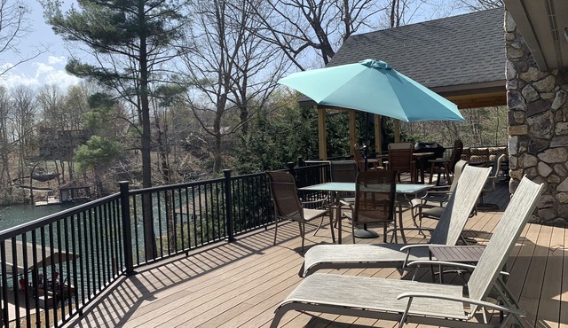 Mountain View Cove Lakeside Retreat