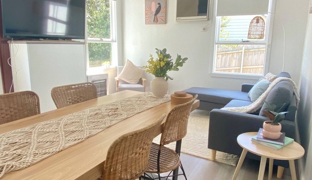 Mountain-View Escape-3BR Retreat with Scenic Viewsn