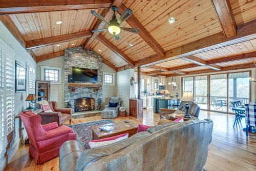 Mountain-View Georgia Cabin with 2 Decks