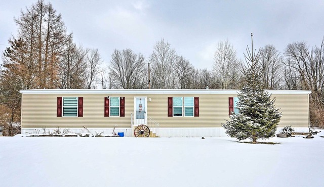 Mountain-View Hamden Hideaway w/ BBQ Grill!