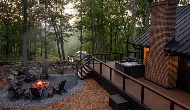 Mountain View + Hot tub + Sauna + Yoga + Trails + Wineries + Geodesic stargazing dome