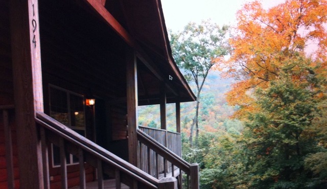 Mountain View - Hot Tub - Mountain View Sleeps 6 - Dog/Pet Friendly -