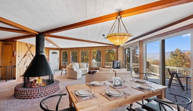Mountain View Lodge 5 bdr near Lake Laura