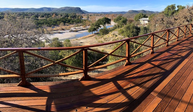 Mountain View Lodge and 23-Acre Ranch