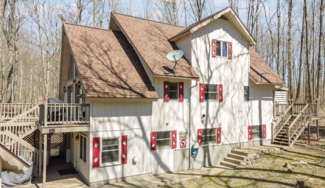 Mountain View Lodge - Lower - 3 Bedroom Duplex with Hot Tub in Ski Brule Village