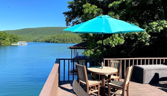 Mountain View, Quiet Cove, Hot Tub, Fire Pit, Two-Tier Dock, & much more!