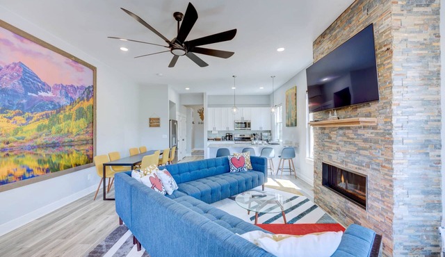 Mountain View Retreat, Walk to Downtown. 331356
