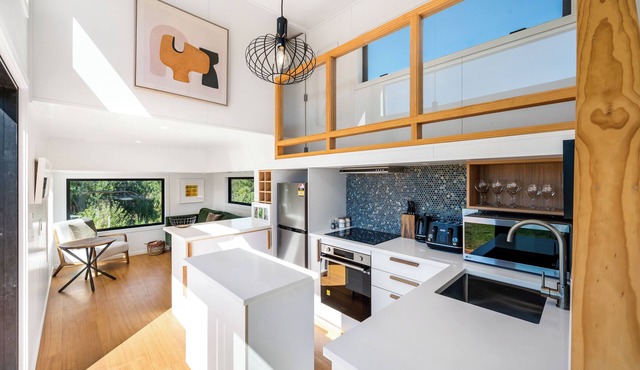 Mountain View Retreat Near Wanaka - Cosy Tiny Home Cottage