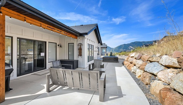 Mountain View Retreat: Cozy Home at Powder Mountain