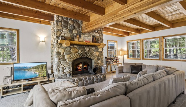 Mountain View Retreat | King Suite, Desk, Guest Passes, Near Lake & Trails