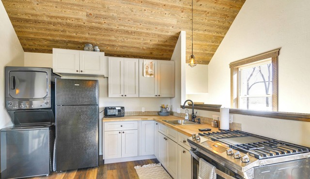 Mountain View, Riverfront: Del Norte Barndominium
