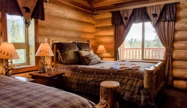 Mountain View Suite @ Alaska Knotty Pine B&B