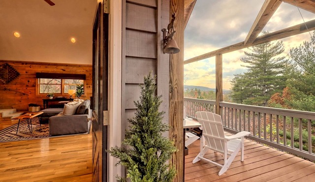 Mountain View ~ Sunsets on the Porch ~ Near Lake Burton!