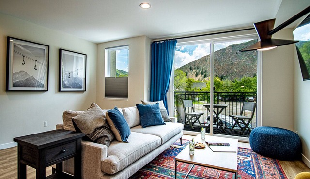 Mountain View Villa - Lux 3BD w/Roof Terrace - Downtown Hailey