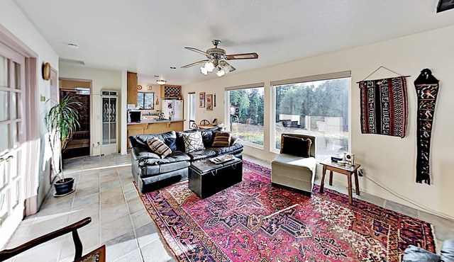 Mountain-View Vineyard Cottage | Private Hot Tub | Dining Deck with Grill