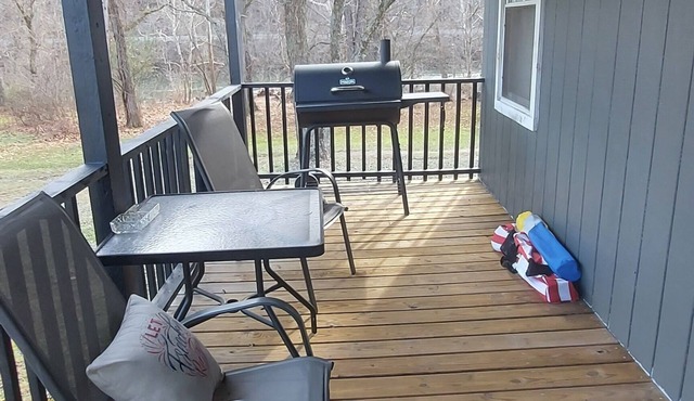 Mountain Views and River Getaway/with no cleaning fees