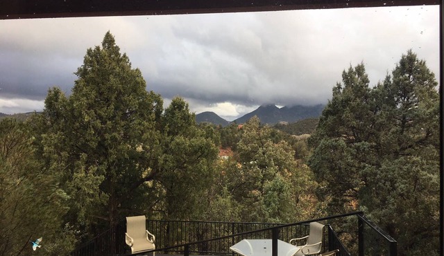 Mountain Views and Private Jacuzzi