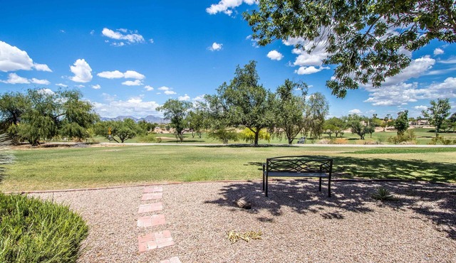 Mountain Views and walk out to Silverado golf course and greenbelt by Old Town