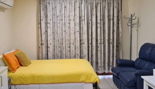 Mountain Views beside the Seaside.