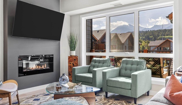 Mountain Views | Pool & Hot Tub | Chic Interior