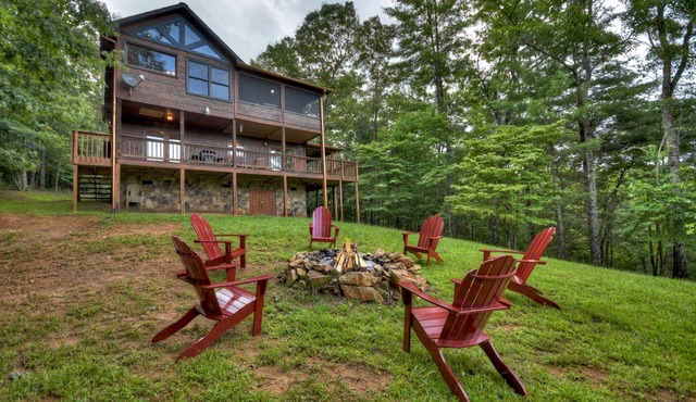 Mountain Views! Firepit! Hot Tub! Unwind, Unplug, Explore! Near the Toccoa River