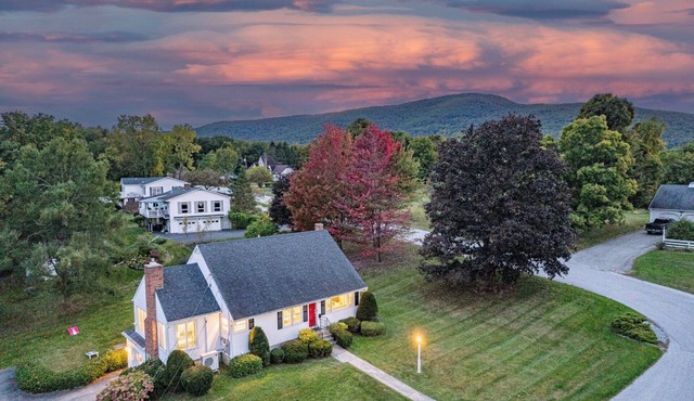Mountain Views, Game Room, Fire Pit, Dream Kitchen