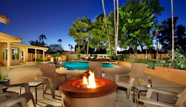 Mountain Views & Heated Pool/spa & Amenities Galore!